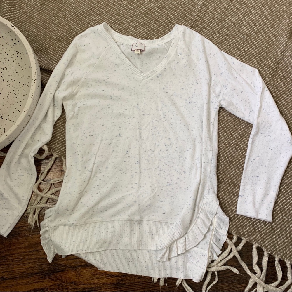 •Postmark• White Ruffle Hem V Neck Sweater